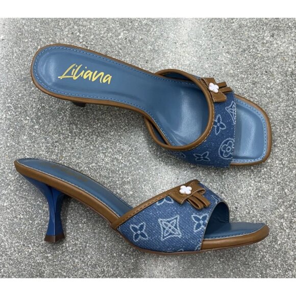 NWT Trendy Clover Detail Square Toe Denim Mules - Picture 1 of 5